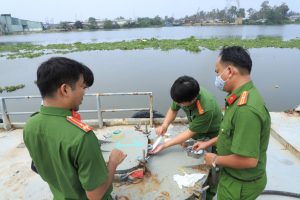 Bắt đội trưởng chống buôn lậu Hải quan nhận hối lộ ở đường dây 2,7 triệu lít xăng giả